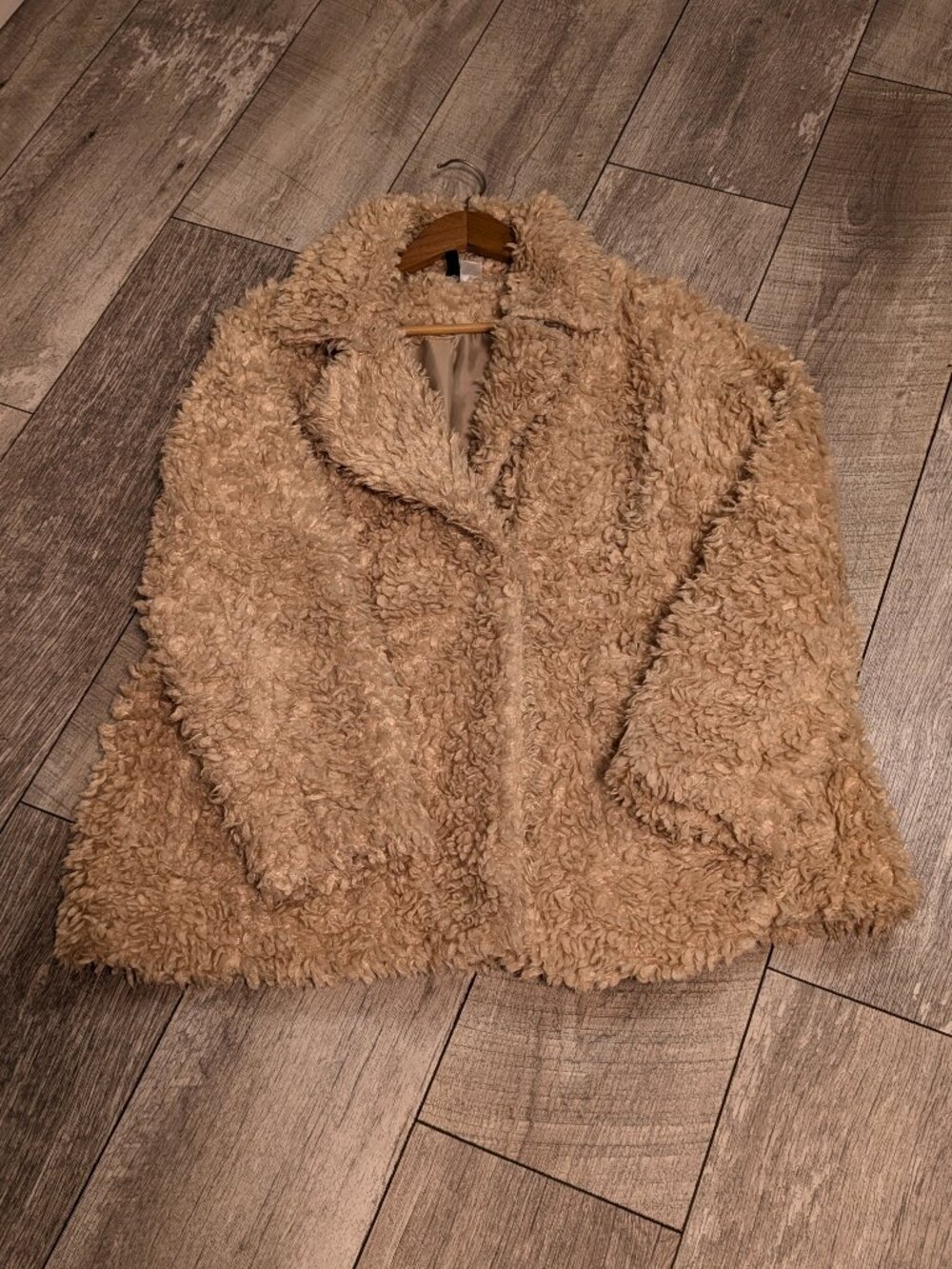 Teddy Faux Fur Jacket Beige Notched Lapel L Patch Pockets Cozy Minimalist H&M - Picture 8 of 14